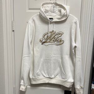 Gently used. Nike White Pullover Sweatshirt women’s size large